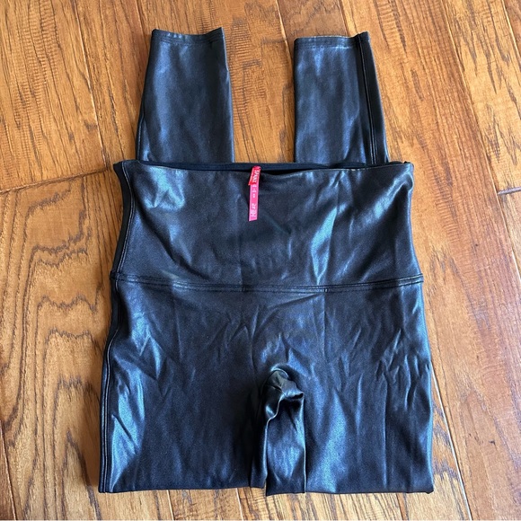 Spanx Women's Black Faux Leather Ankle Leggings - Picture 8 of 10